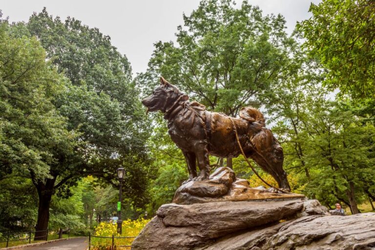 Estatua a Balto