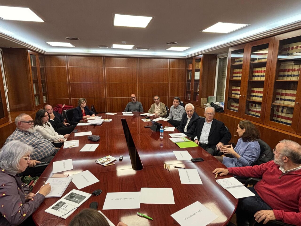 Reunión Consejo Asesor que acompañará la implementación del Plan de desarrollo profesional y laboral de la veterinaria en el sector de los animales de compañía