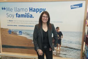 Alejandra González es Head of Digital Marketing en Elanco y la responsable del programa Dejemos Huella.