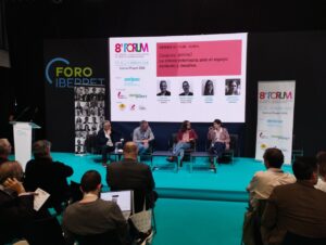 Una de las mesas redondas del 8º Fórum AEDPAC se centró en el contexto y los desafíos de la profesión veterinaria