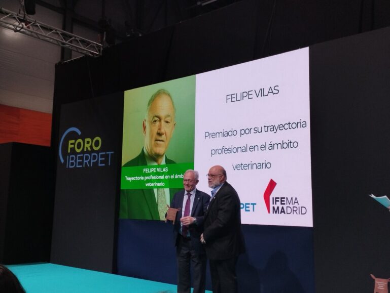 El reconocimiento a la Trayectoria profesional en el ámbito veterinario recayó en Felipe Vilas. 