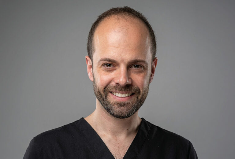 Isaac Carrasco. DVM. PhD. Acreditado AVEPA en Dermatología. GPCertDerm. PGCertDerm.