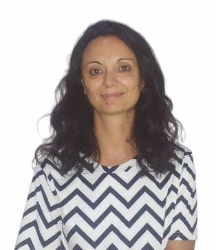 Sheila y Ana, redactora jefe de Balto, sonriendo en la imagen.