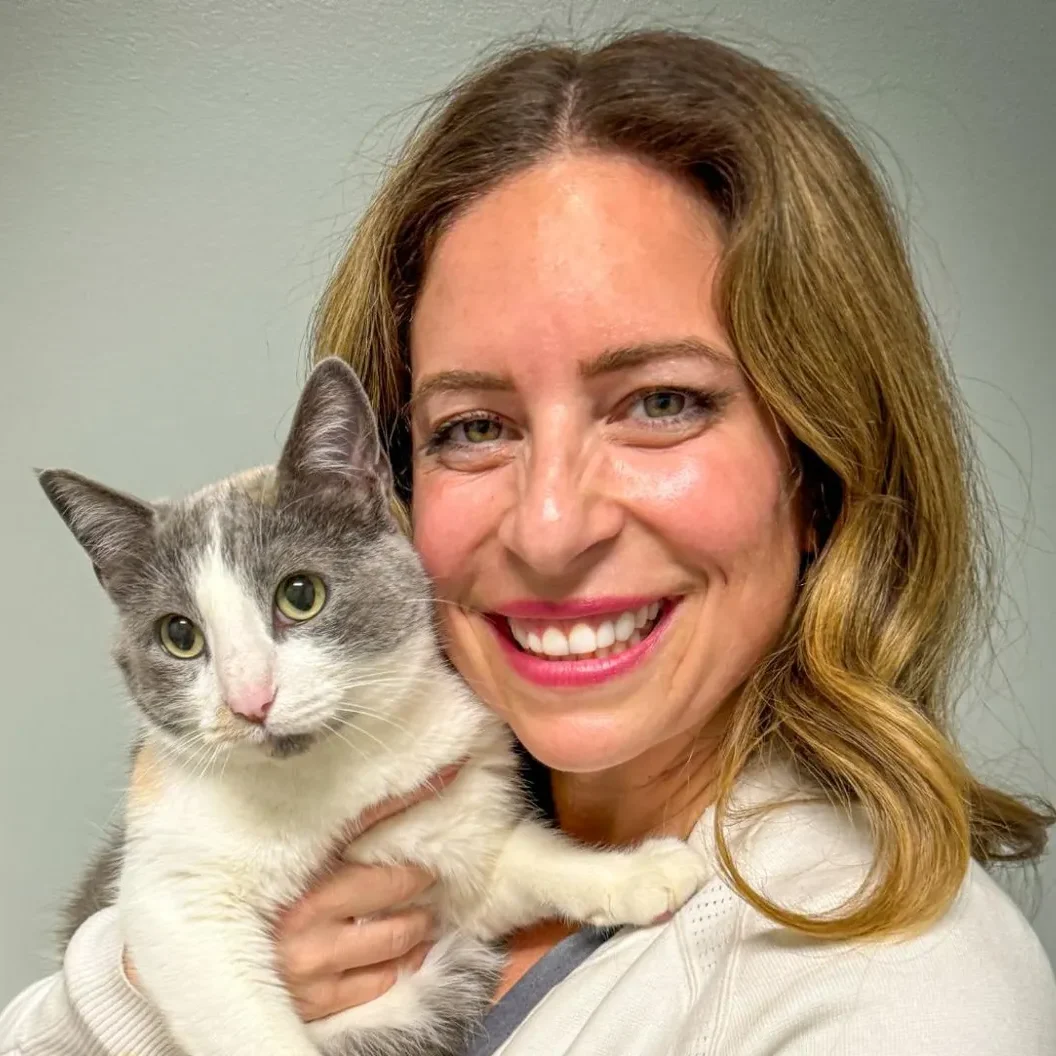 Dr. Natalie Marks. Veterinaria, experta en medios y consultora de la industria.