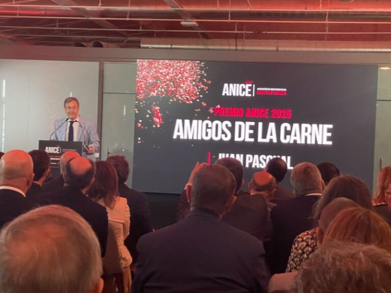 Premio Anice 2025 entregado a Juan Pascual