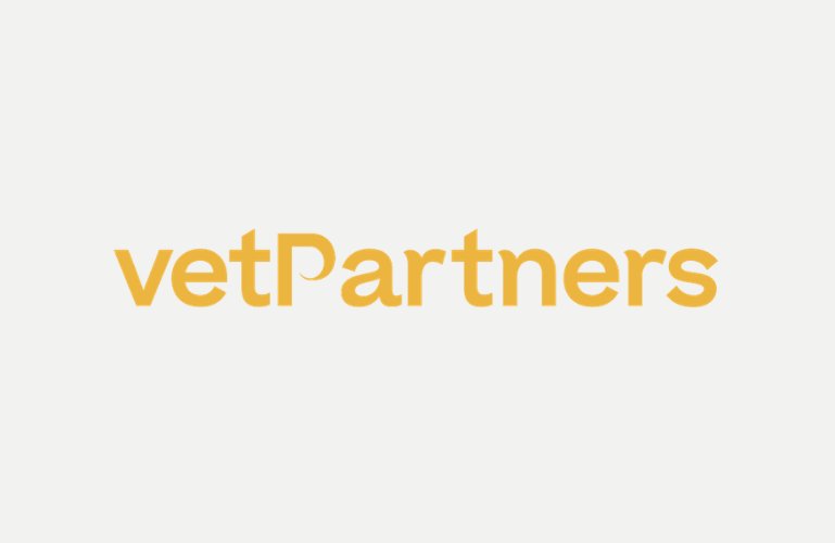 Logo de VetPartners en color amarillo sobre fondo claro