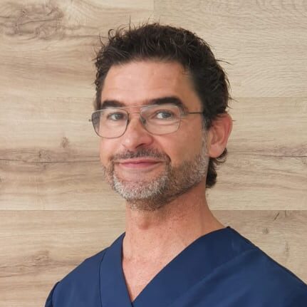 Javier Cucurella, veterinario especialista en odontología.