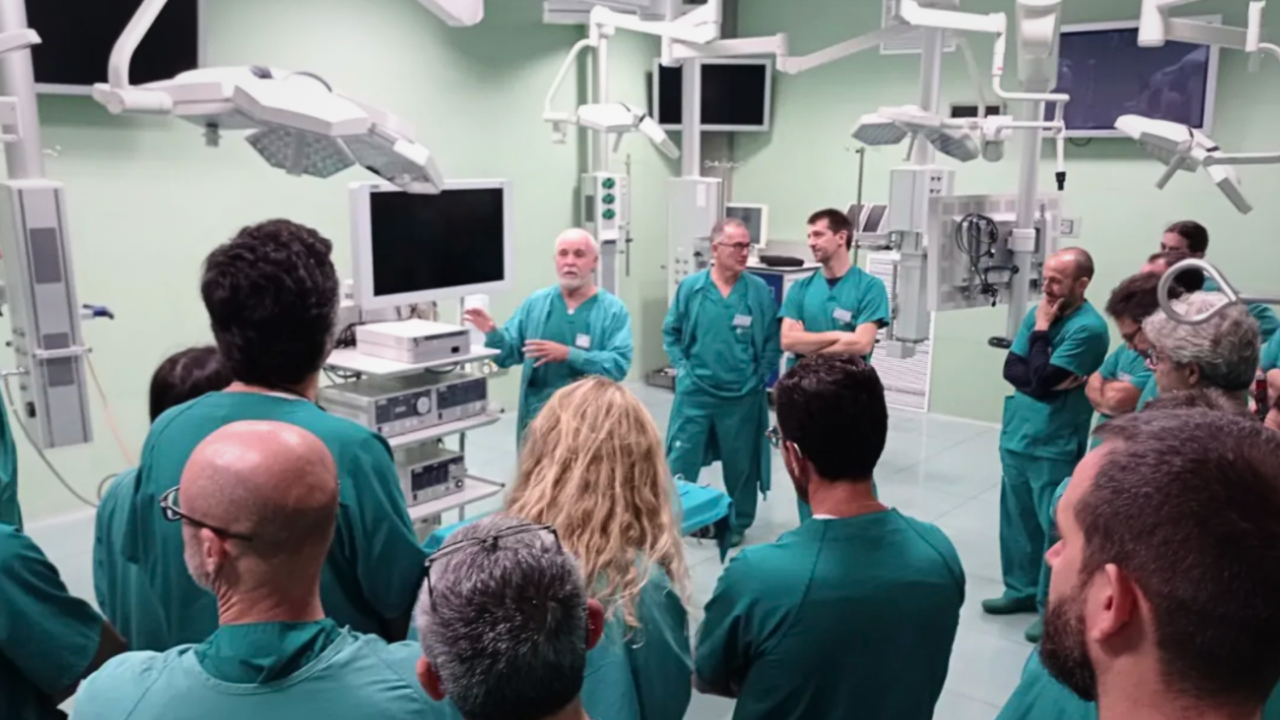 Formación de endoscopia avanzada impartida por Tris Sampayo en el CCMIJU.