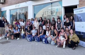 Grupo de personas en el simposio Vet-Up